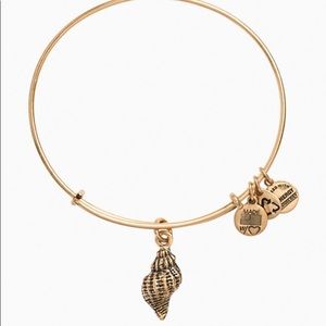 ✨NWT | Alex and Ani Conch Shell Bracelet✨
